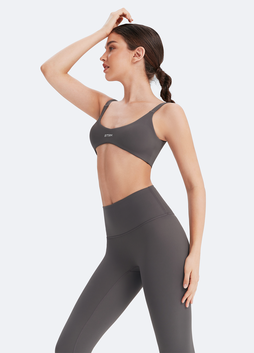 Form-Fitting Sports Bra - Image 4
