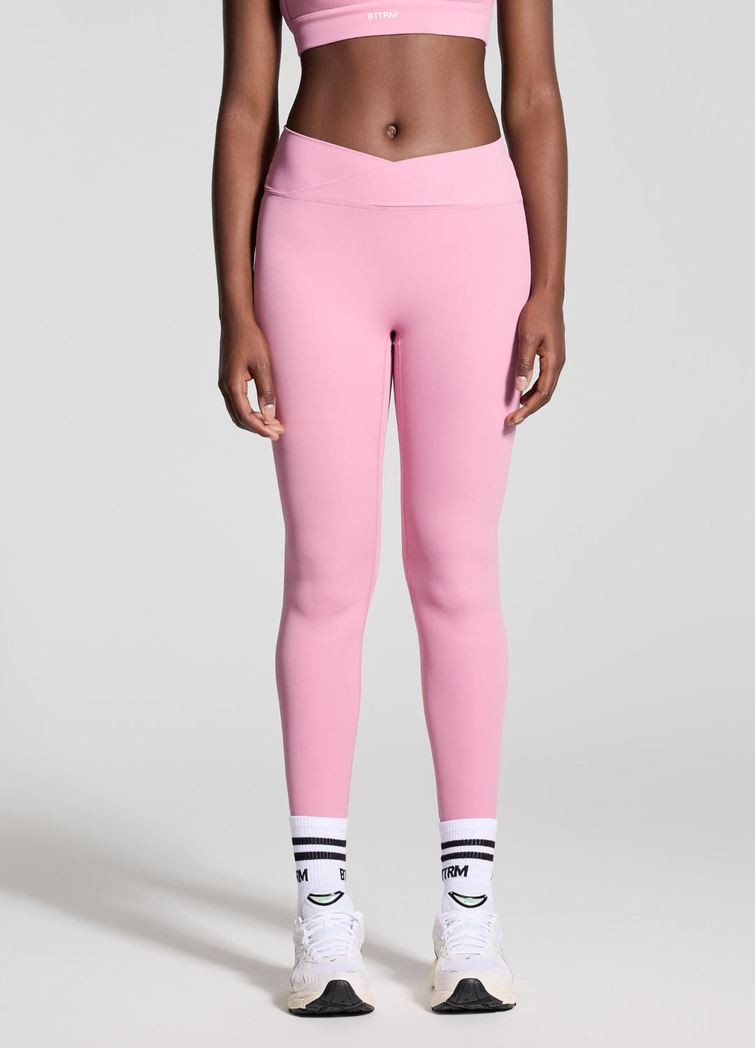 V-Cut Scrunch Leggings - Image 2